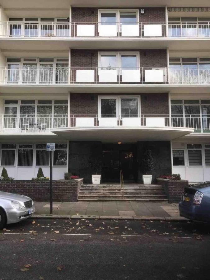 Overlooking Hyde Park Apartament Londra